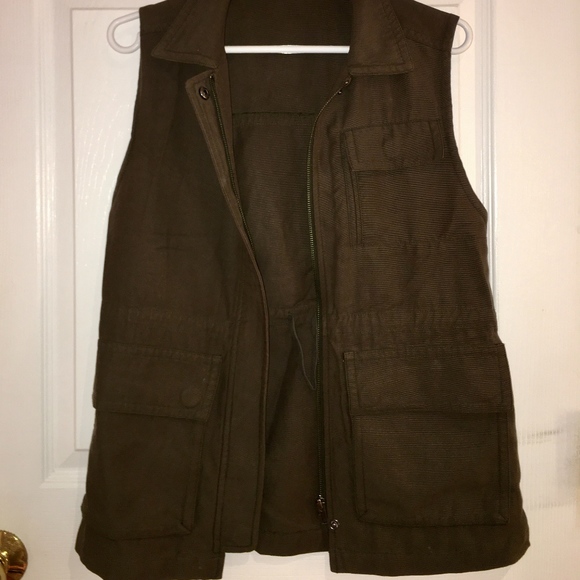 Green vest - Picture 1 of 3